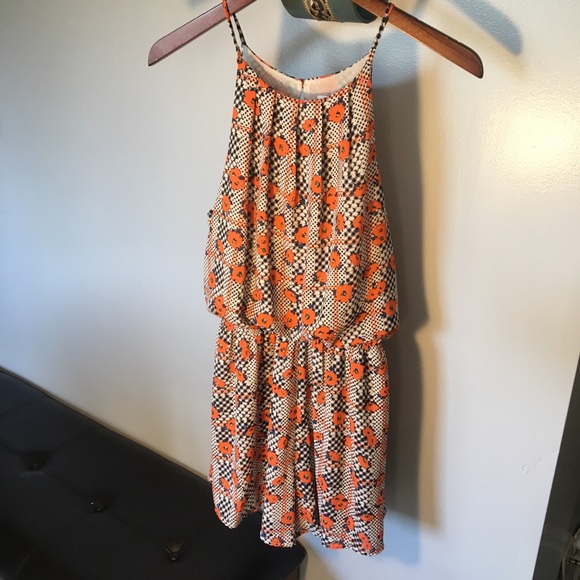 NWT Lush Romper Size Medium Orange Floral - Picture 1 of 3